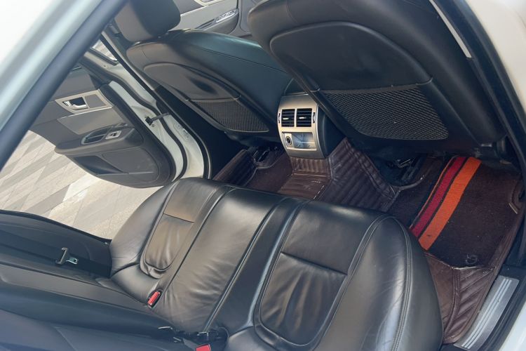 Used Jaguar XF 2014 XF 2.0T Luxury Edition Interior 11