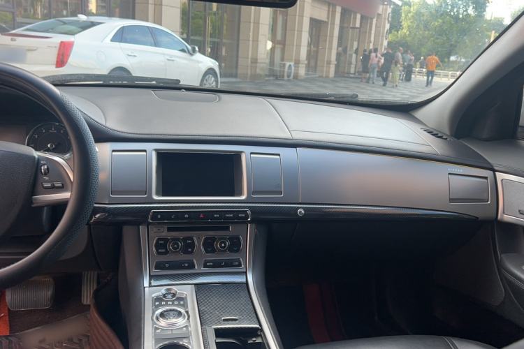 Used Jaguar XF 2014 XF 2.0T Luxury Edition Interior 8