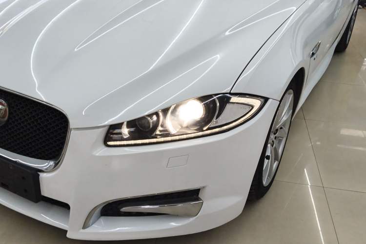Used Jaguar XF 2014 XF 3.0 SC Elegance Edition Left Front Headlight
