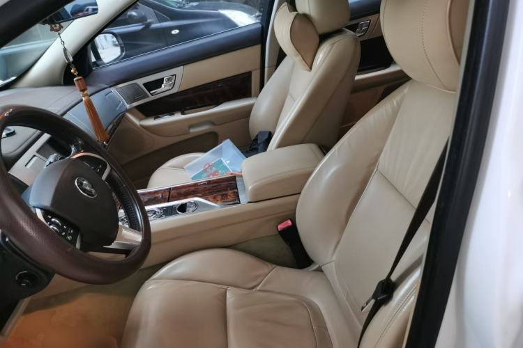 Used Jaguar XF 2014 XF 2.0T Luxury Edition Left Front Seat