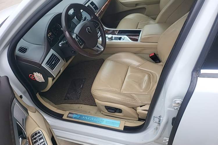 Used Jaguar XF 2014 XF 2.0T Prestige Edition Left Front Seat