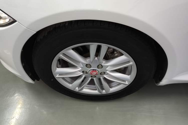 Used Jaguar XF 2014 XF 2.0T Prestige Edition Left Front Wheel Hub