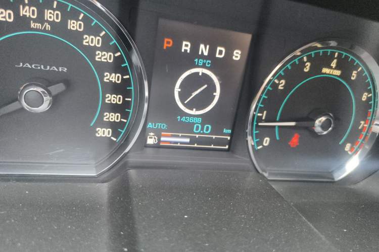 Used Jaguar XF 2014 XF 3.0 SC Sport Club Limited Edition Odometer Close Up