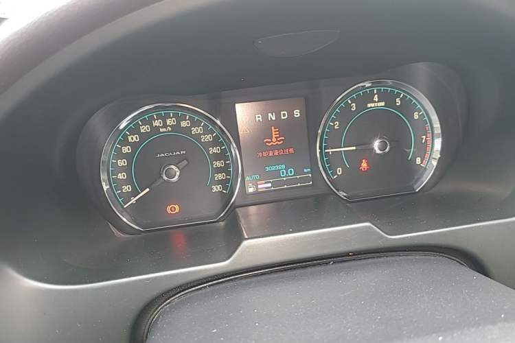 Used Jaguar XF 2014 XF 2.0T Prestige Edition Odometer Close Up