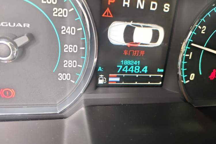 Used Jaguar XF 2014 XF 2.0T Prestige Edition Odometer Close Up