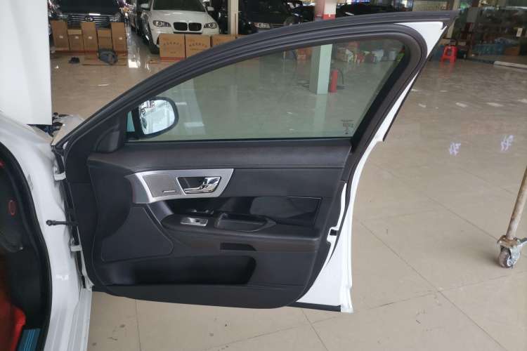 Used Jaguar XF 2014 XF 3.0 SC Sport Club Limited Edition Right Front Door Interior