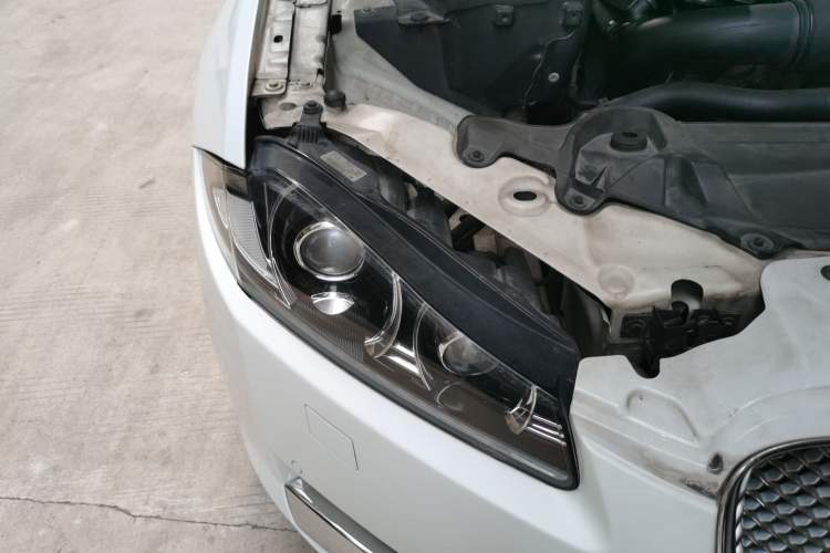 Used Jaguar XF 2014 XF 2.0T Luxury Edition Right Front Headlight