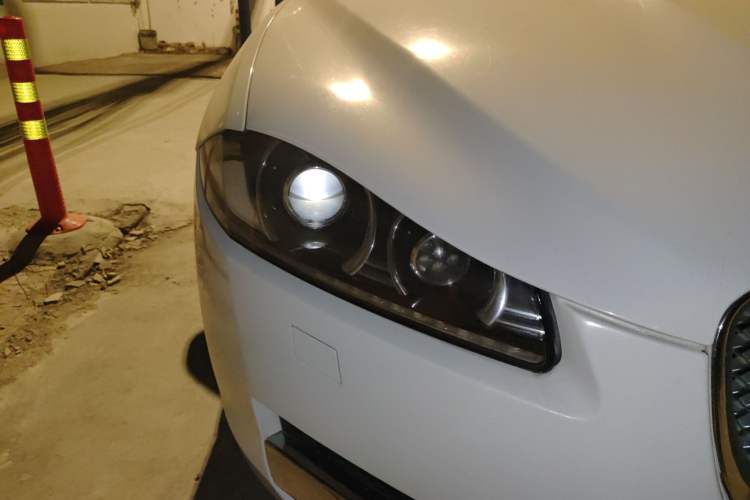 Used Jaguar XF 2014 XF 2.0T Prestige Edition Right Front Headlight