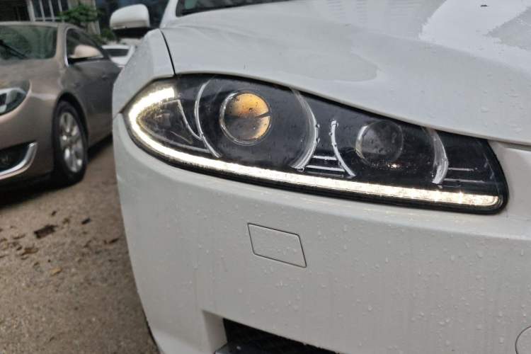 Used Jaguar XF 2014 XF 2.0T Prestige Edition Right Front Headlight