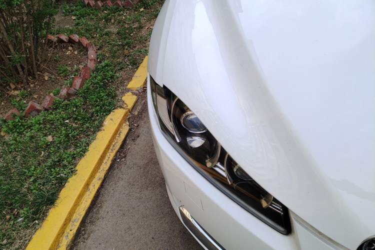 Used Jaguar XF 2014 XF 2.0T Luxury Edition Right Front Headlight
