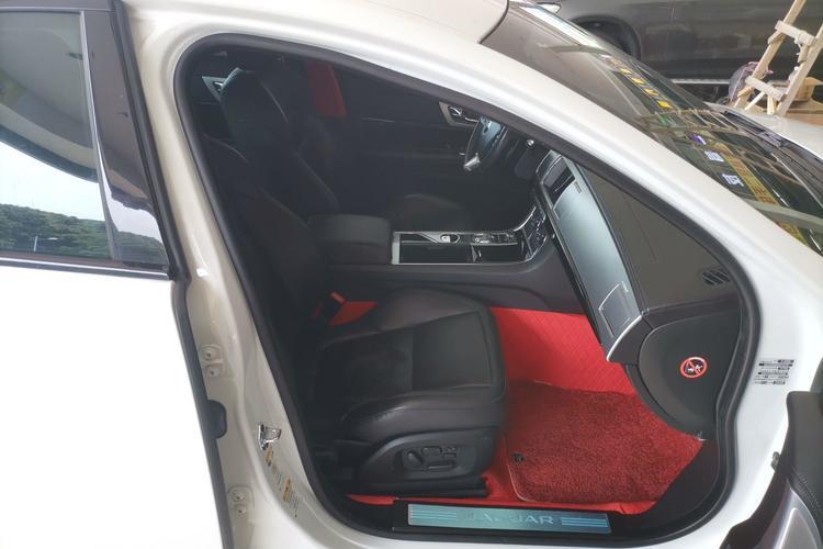 Used Jaguar XF 2014 XF 3.0 SC Sport Club Limited Edition Right Front Seat