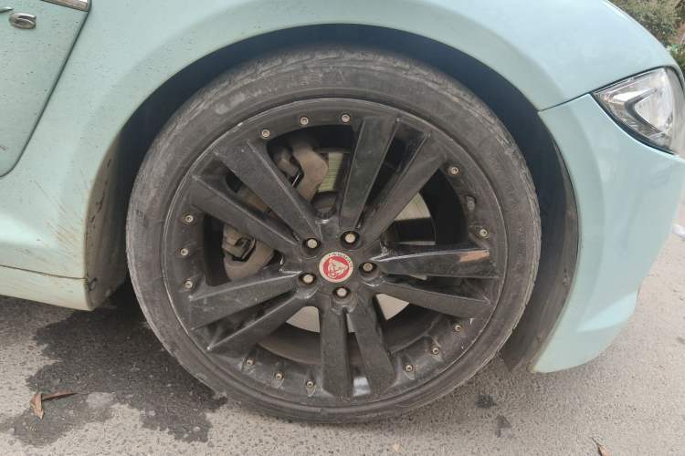 Used Jaguar XF 2014 XF 3.0 SC Sport Club Limited Edition Right Front Wheel Hub