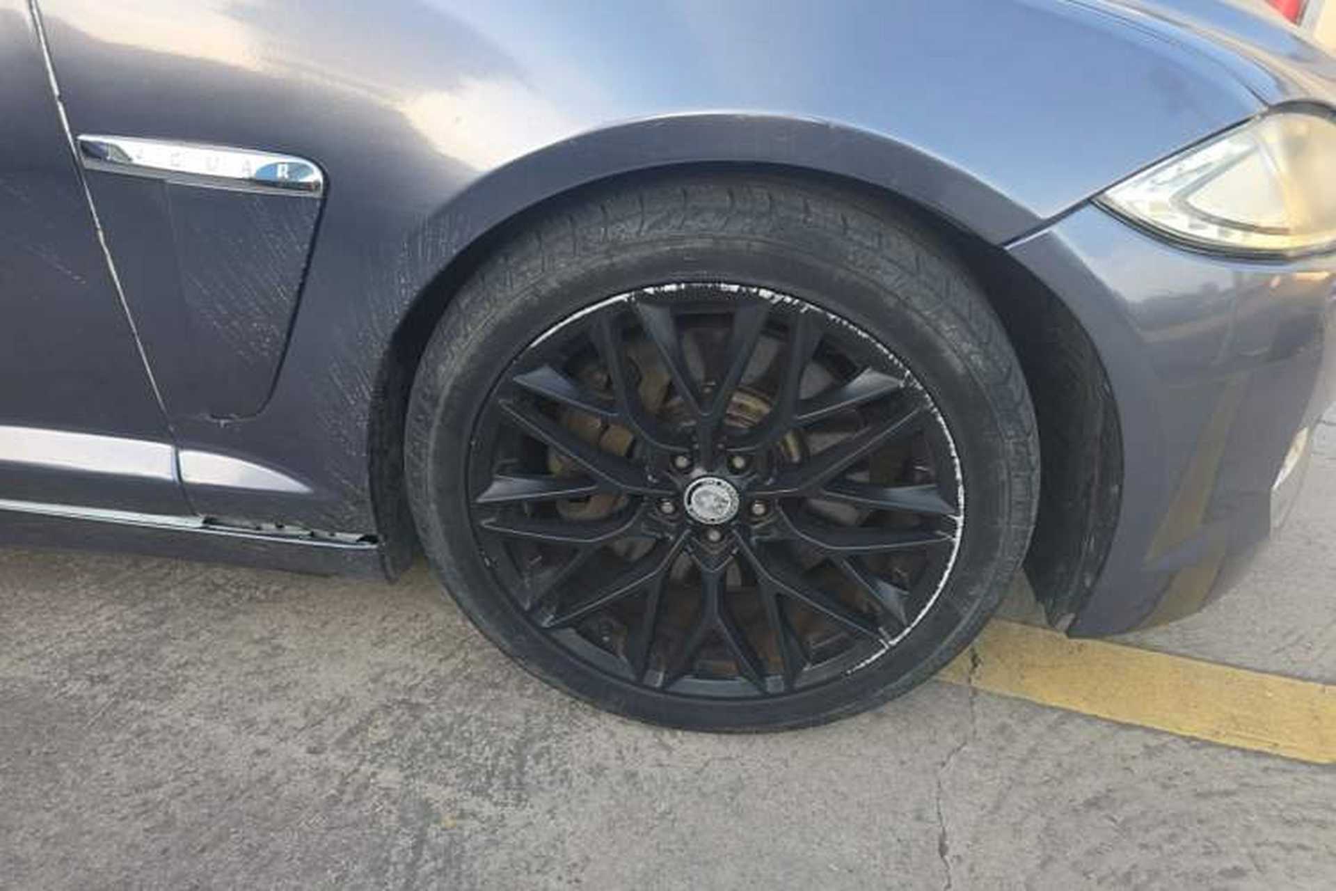 Used Jaguar XF 2014 XF 3.0 SC Sport Club Limited Edition Right Front Wheel Hub