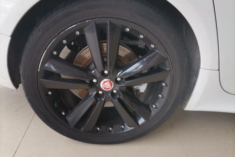 Used Jaguar XF 2014 XF 3.0 SC Sport Club Limited Edition Right Rear Wheel Hub