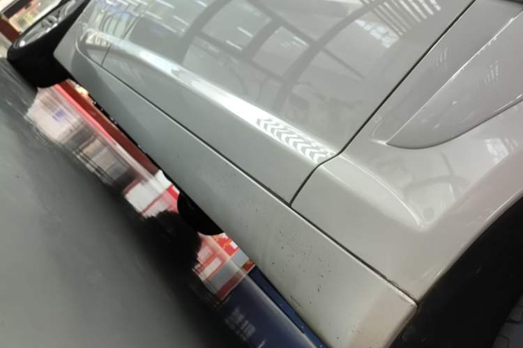 Used Jaguar XF 2014 XF 2.0T Prestige Edition Right Side Sill