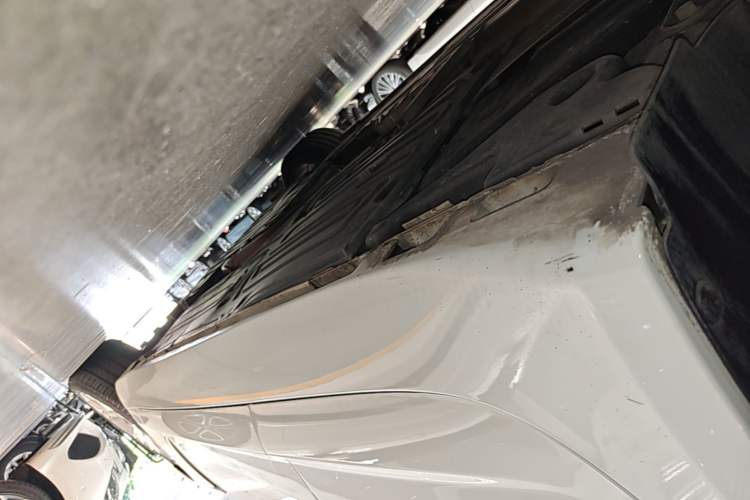 Used Jaguar XF 2014 XF 2.0T Luxury Edition Right Side Sill