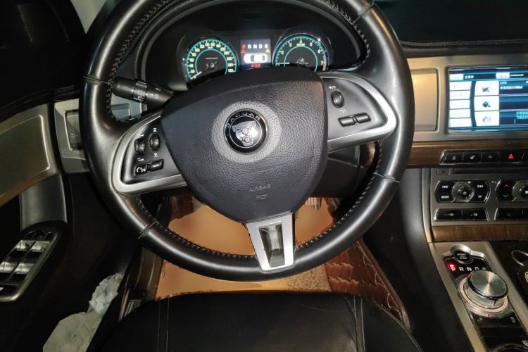 Used Jaguar XF 2014 XF 2.0T Prestige Edition Steering Wheel