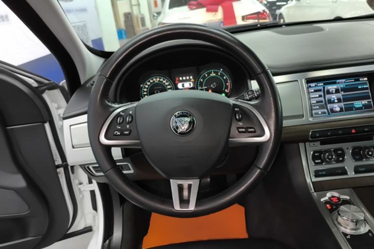 Used Jaguar XF 2014 XF 2.0T Prestige Edition Steering Wheel