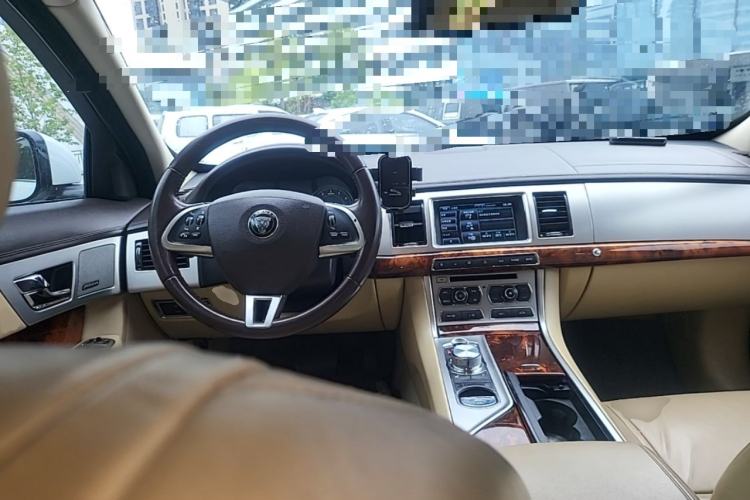 Used Jaguar XF 2014 XF 2.0T Prestige Edition Steering Wheel
