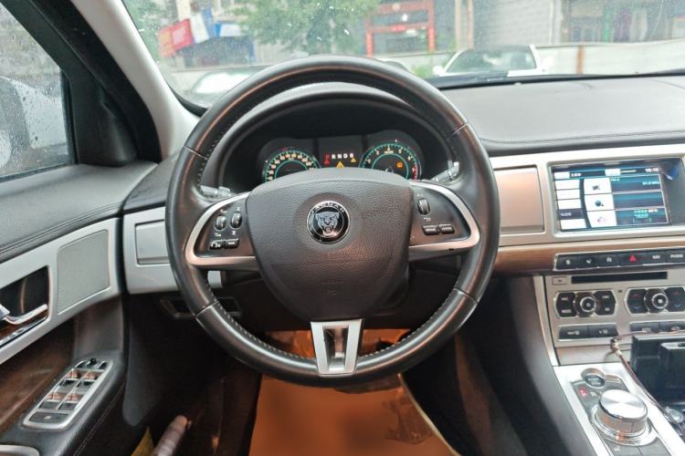 Used Jaguar XF 2014 XF 2.0T Prestige Edition Steering Wheel