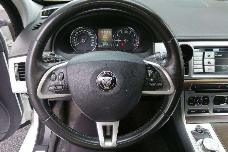 Used Jaguar XF 2014 XF 2.0T Prestige Edition Steering Wheel