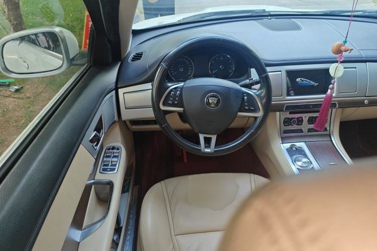 Used Jaguar XF 2014 XF 2.0T Prestige Edition Steering Wheel