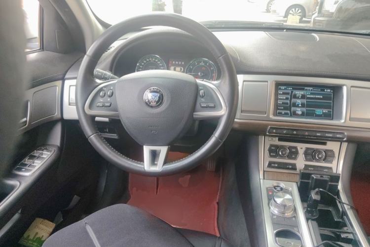 Used Jaguar XF 2014 XF 2.0T Prestige Edition Steering Wheel