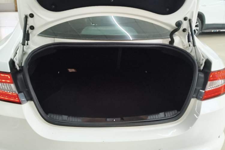 Used Jaguar XF 2014 XF 3.0 SC Elegance Edition Trunk