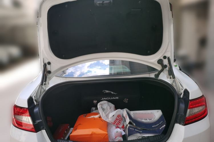 Used Jaguar XF 2014 XF 2.0T Prestige Edition Trunk