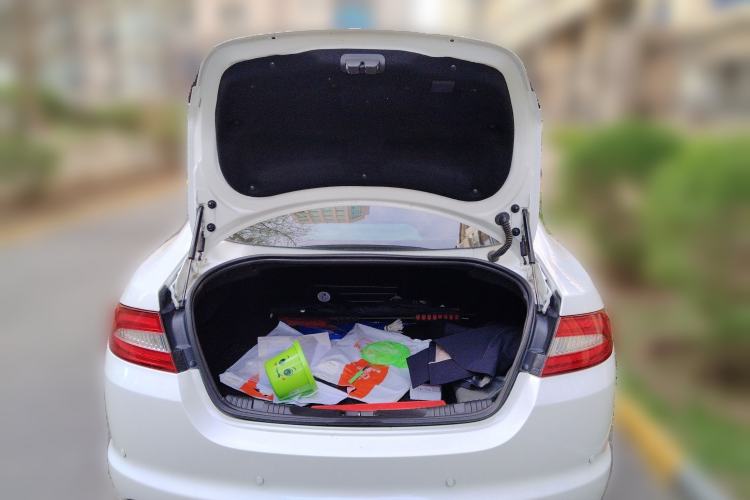 Used Jaguar XF 2014 XF 2.0T Luxury Edition Trunk