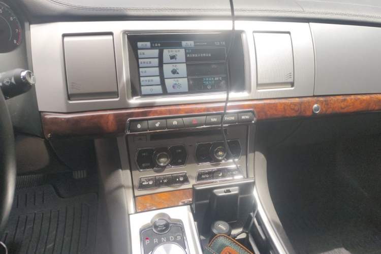 Used Jaguar XF 2015 XF 2.0T Luxury Edition Audio And AC Panel