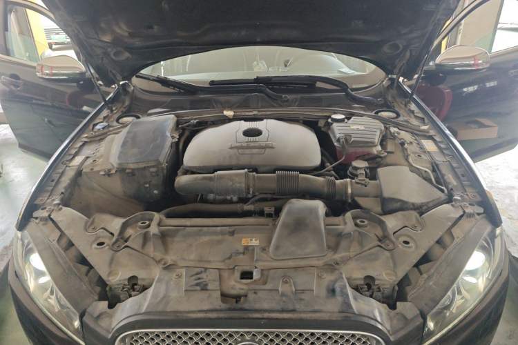 Used Jaguar XF 2015 XF 2.0T Prestige Edition Engine Bay