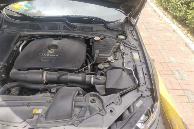 Used Jaguar XF 2015 XF 2.0T Luxury Edition Engine Bay Left