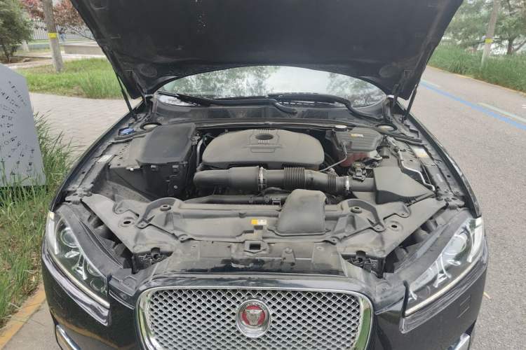 Used Jaguar XF 2015 XF 2.0T 80th Anniversary Collector's Edition Engine Bay