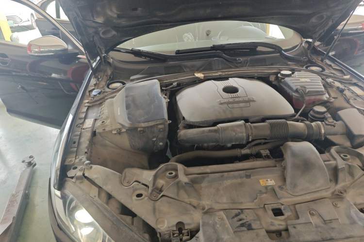 Used Jaguar XF 2015 XF 2.0T Prestige Edition Engine Bay Right