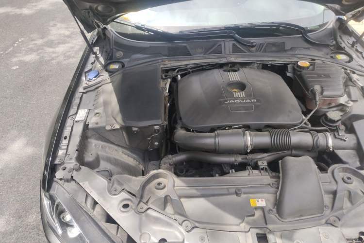 Used Jaguar XF 2015 XF 2.0T Luxury Edition Engine Bay Right