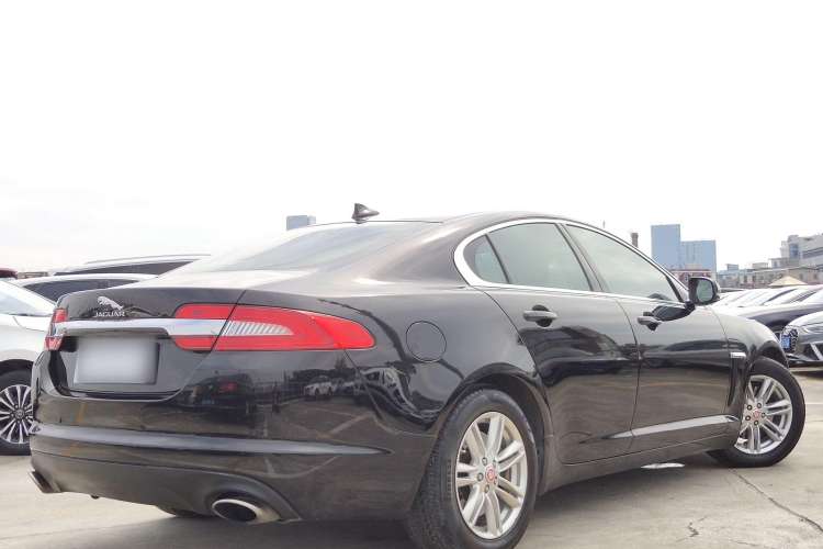 Used Jaguar XF 2015 XF 2.0T Prestige Edition Exterior 4