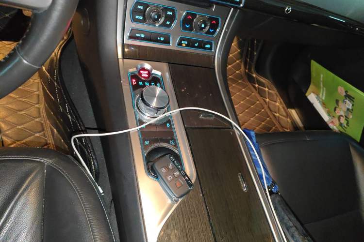 Used Jaguar XF 2015 XF 3.0 SC R-Sport Luxury Edition Gear Lever