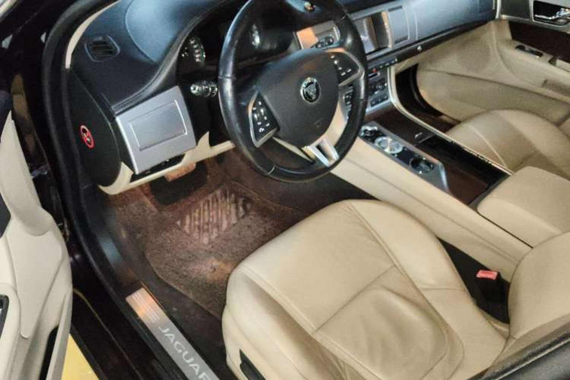 Used Jaguar XF 2015 XF 2.0T Prestige Edition Interior 2
