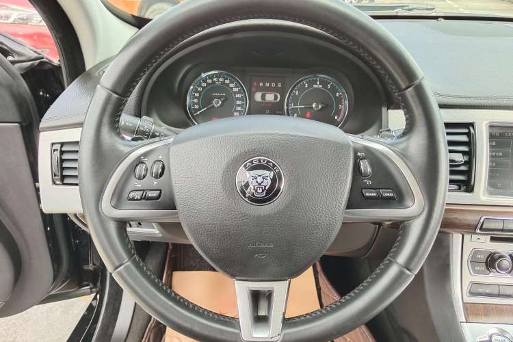 Used Jaguar XF 2015 XF 2.0T Prestige Edition Interior 2