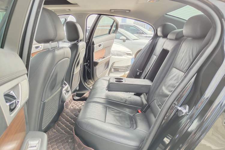 Used Jaguar XF 2015 XF 2.0T Prestige Edition Interior 5