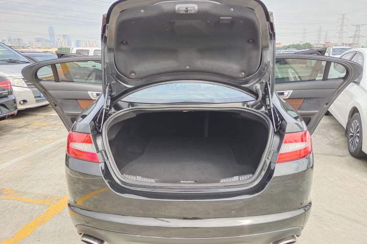 Used Jaguar XF 2015 XF 2.0T Prestige Edition Interior 6