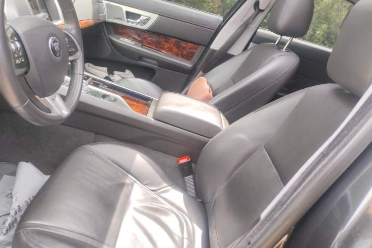 Used Jaguar XF 2015 XF 2.0T Luxury Edition Left Front Seat
