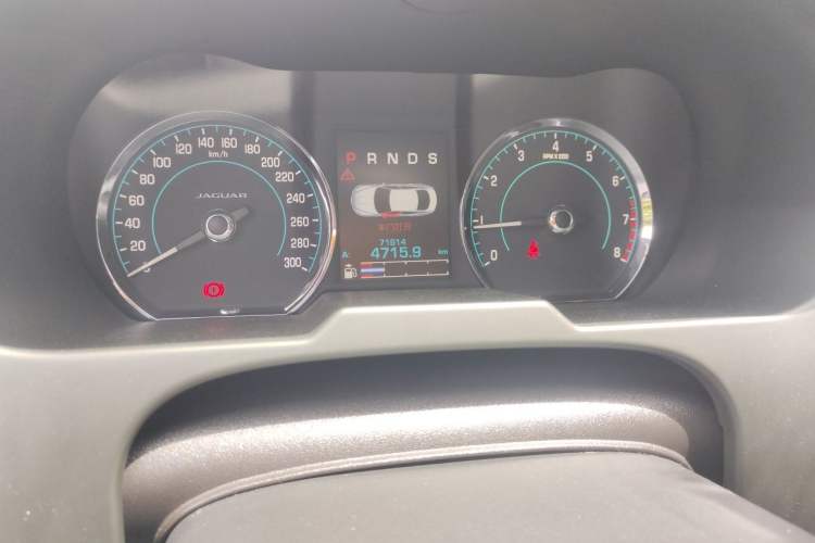 Used Jaguar XF 2015 XF 2.0T Luxury Edition Odometer Close Up