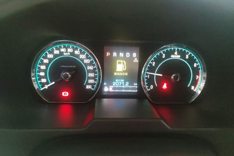 Used Jaguar XF 2015 XF 2.0T Prestige Edition Odometer Close Up