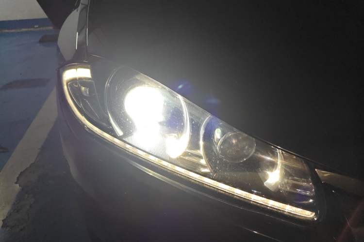 Used Jaguar XF 2015 XF 3.0 SC R-Sport Luxury Edition Right Front Headlight