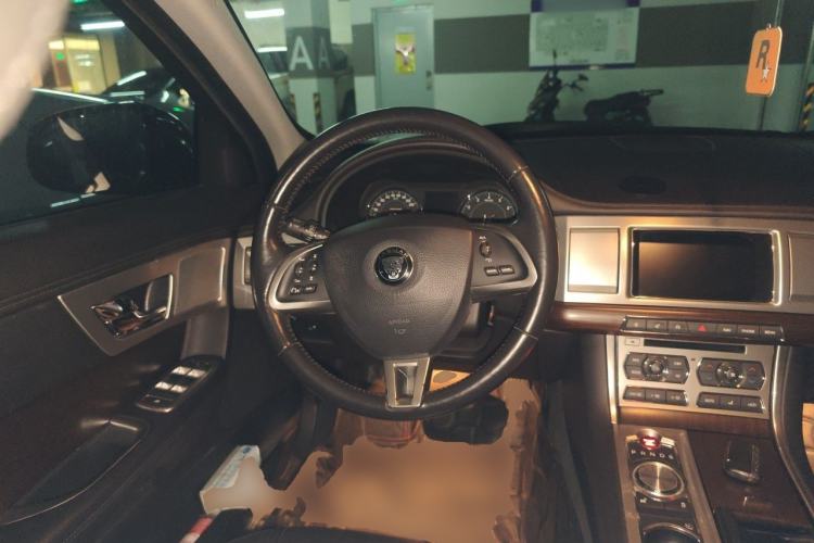 Used Jaguar XF 2015 XF 2.0T 80th Anniversary Collector's Edition Steering Wheel
