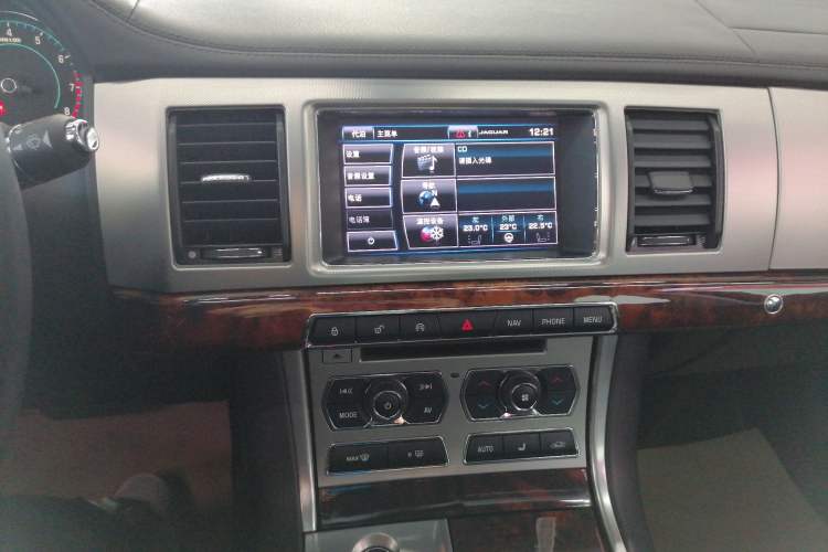Used Jaguar XF 2015 XF 2.0T Luxury Edition Audio And AC Panel