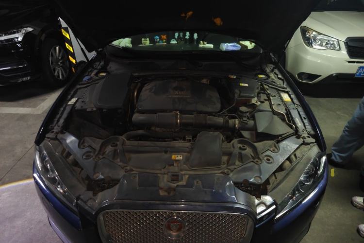 Used Jaguar XF 2015 XF 2.0T Prestige Edition Engine Bay