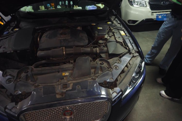 Used Jaguar XF 2015 XF 2.0T Prestige Edition Engine Bay Left